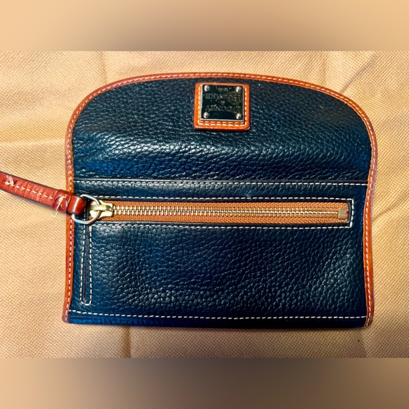 Dooney & Bourke Black Leather Wallet with Tan Trim - Picture 3 of 7